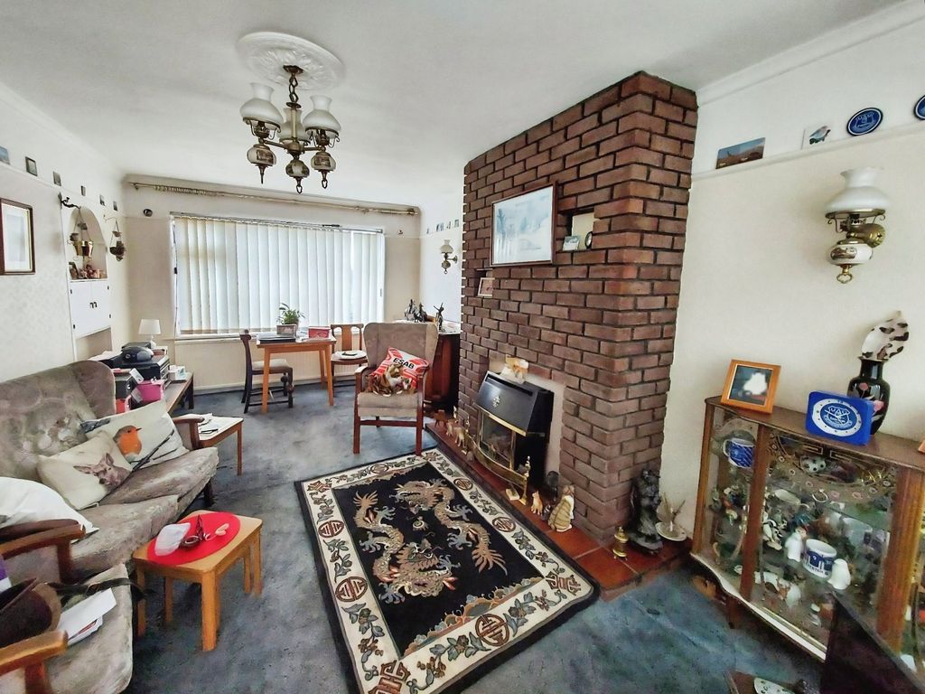 Property photo 2 of 15 Picture No. 10