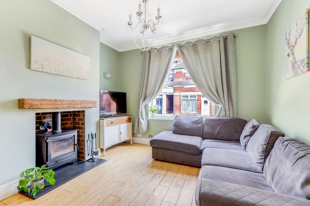 Property photo 2 of 19