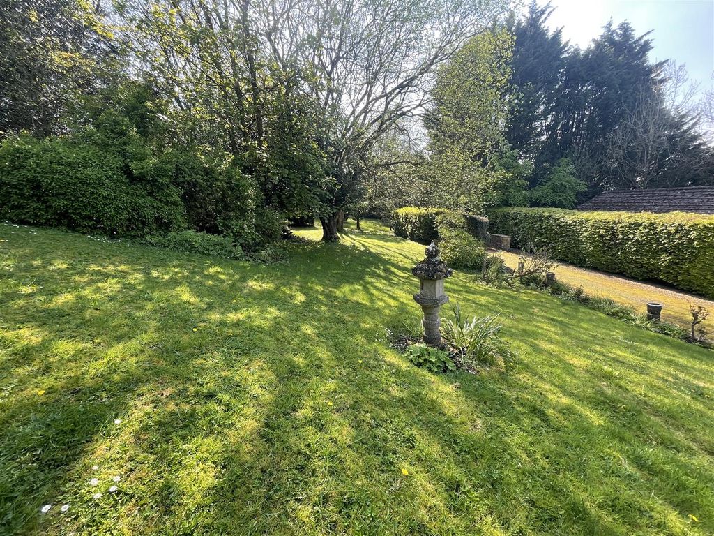 Property photo 3 of 16