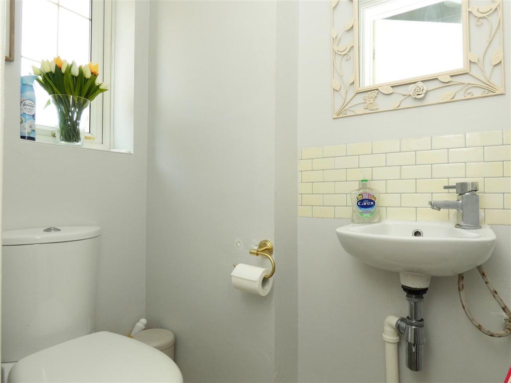 Property photo 3 of 17 Ground Floor WC