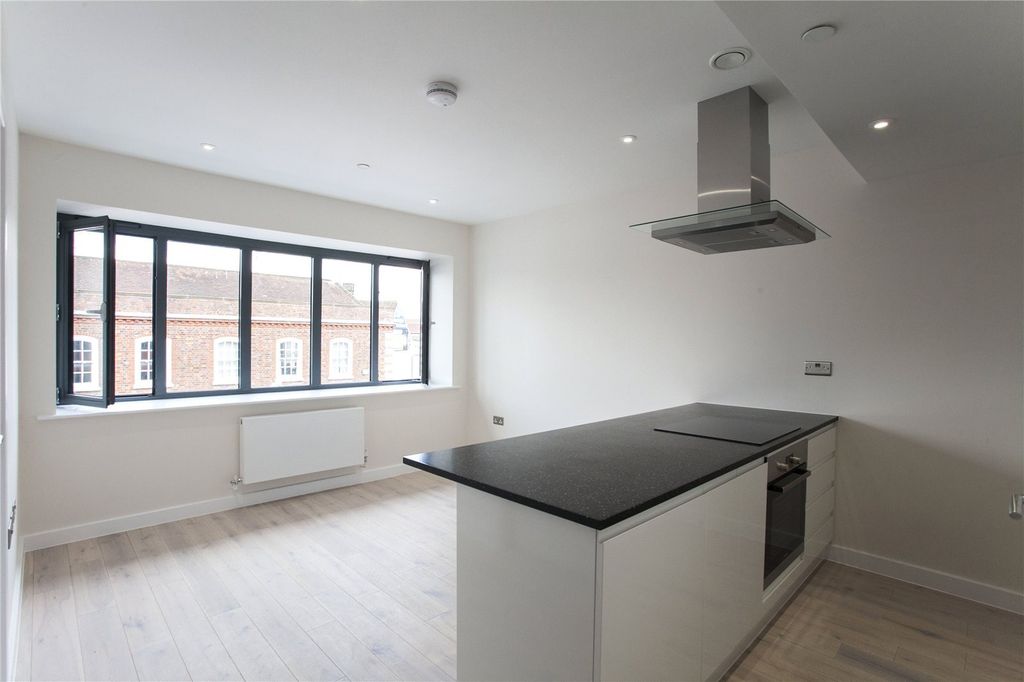 Property photo 2 of 8 Kitchen