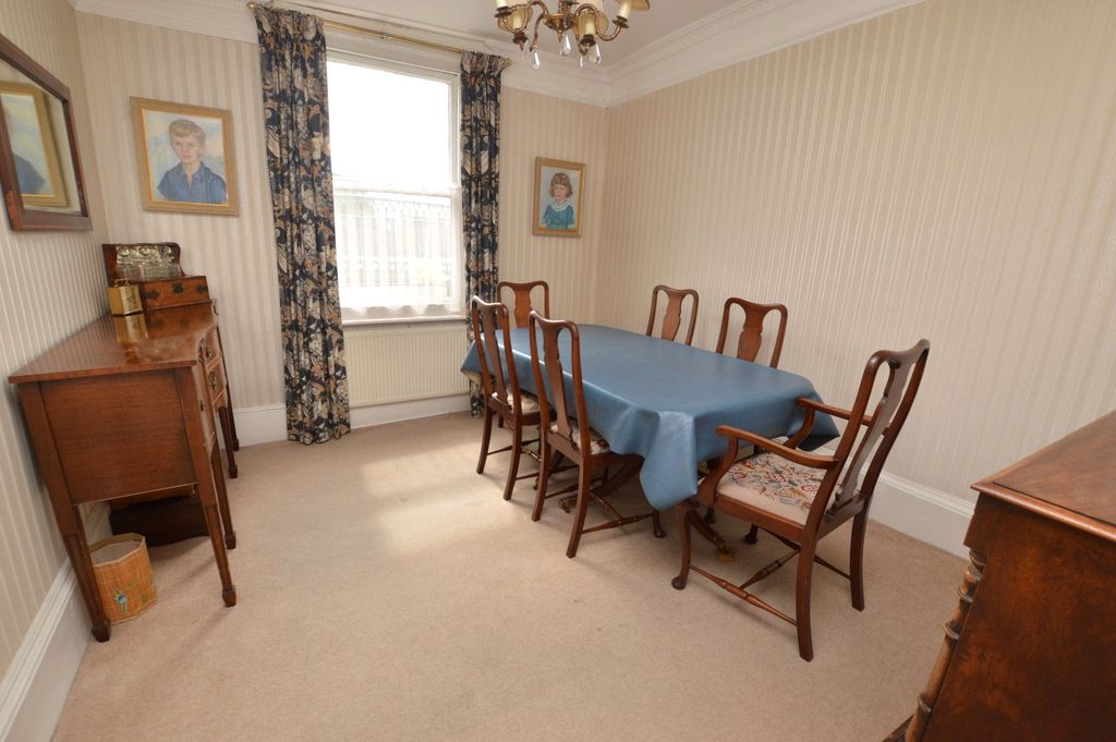 Property photo 3 of 17 Dining Room