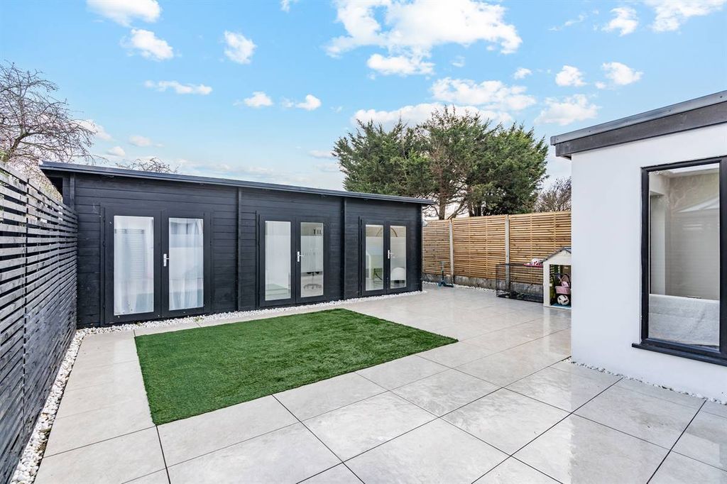 Property photo 3 of 26