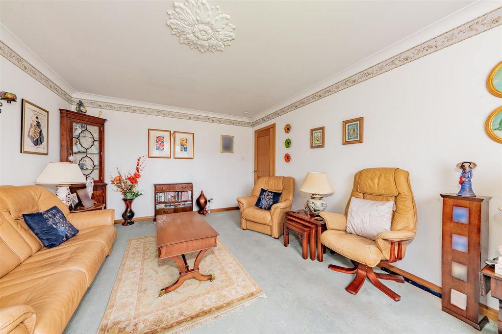 Property photo 3 of 18 6 Ardestie Street Monifieth-5.Jpg