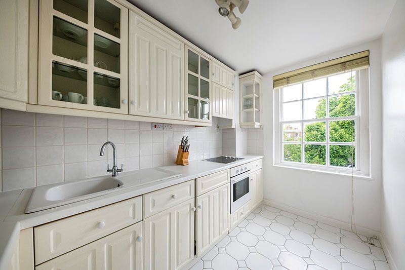 Property photo 3 of 7 Kitchen