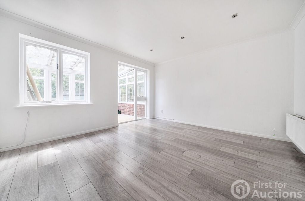 Property photo 2 of 10 2