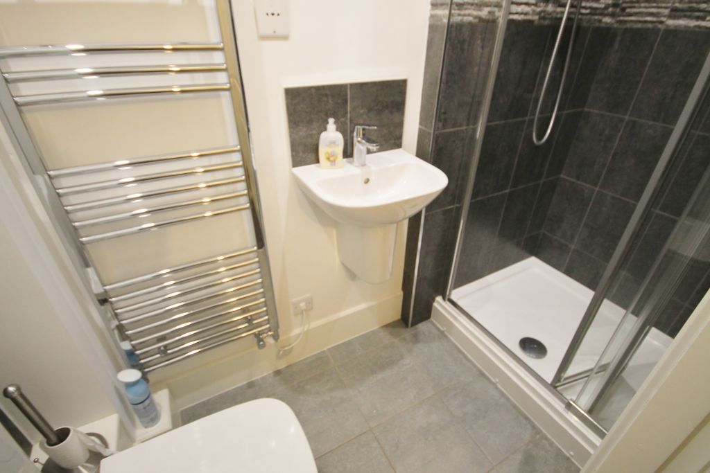 Additional image 9 of 2 bed flat for saleClarendon Park, Wheatsheaf Court LE2