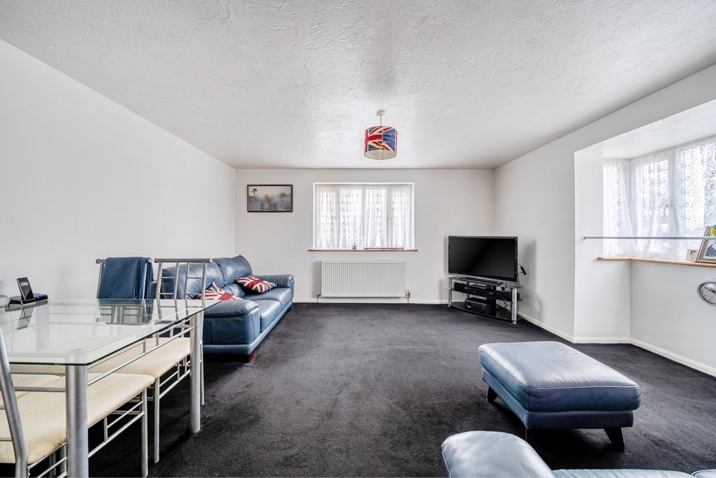 Property photo 3 of 16 Photo 2