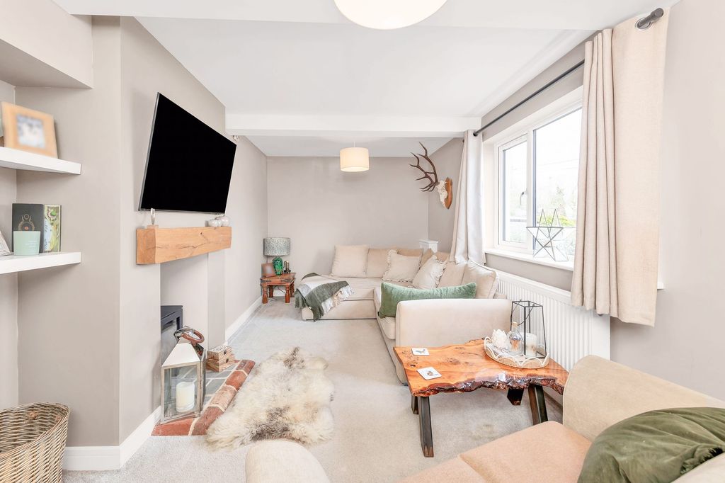 Property photo 2 of 25