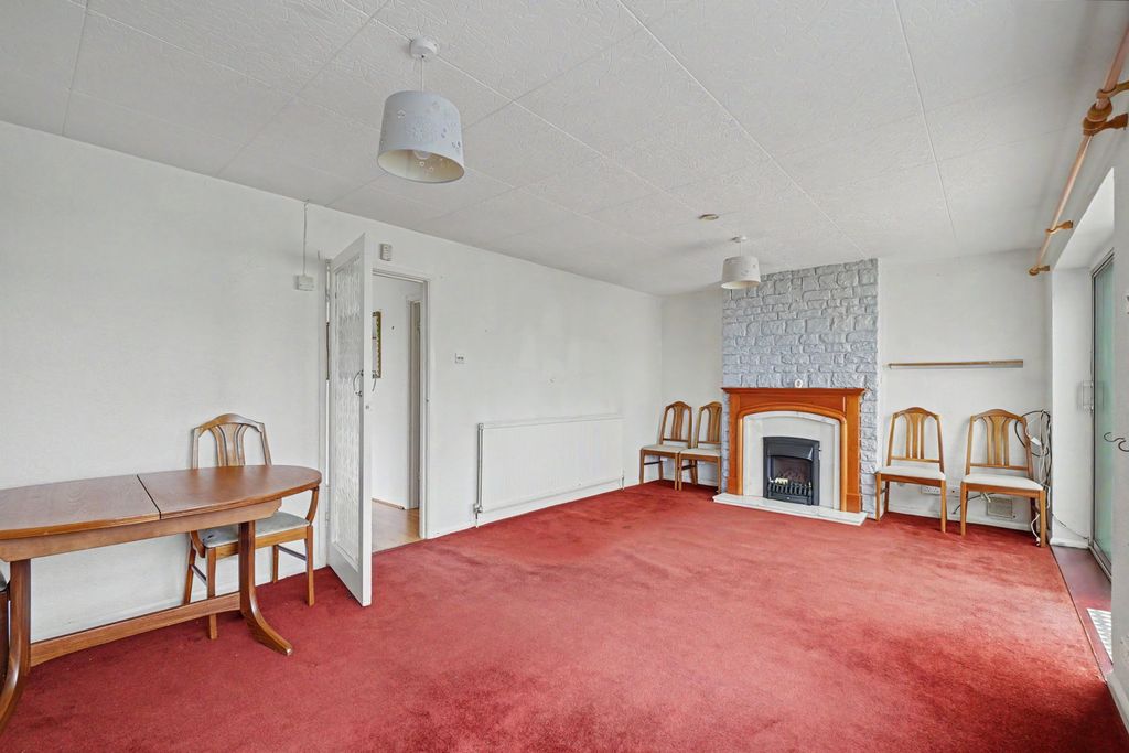 Property photo 3 of 25