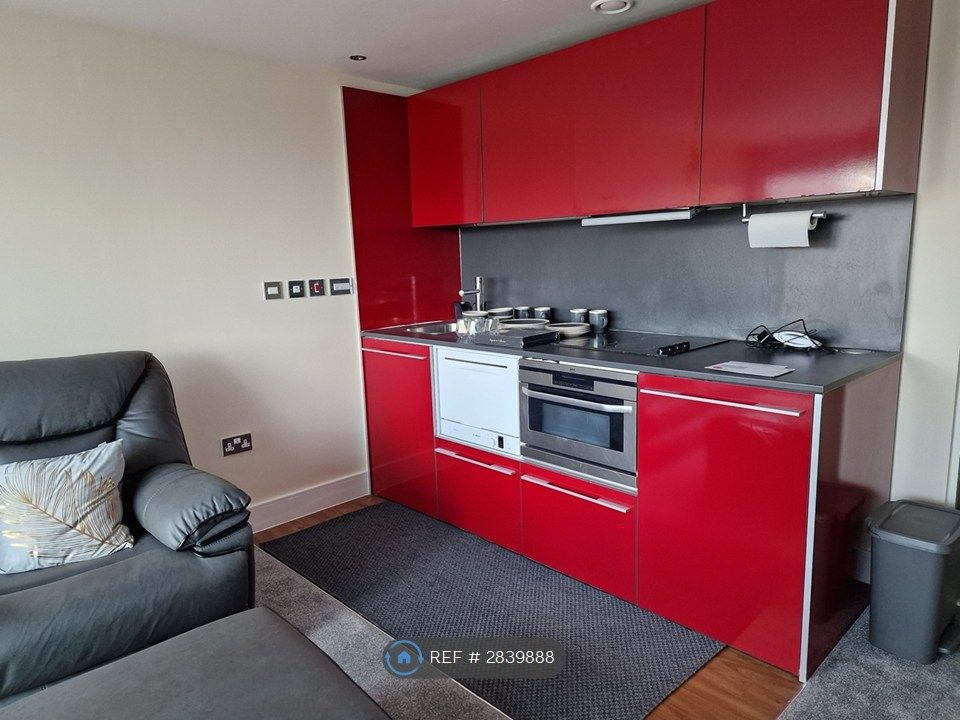 Property photo 3 of 17 Kitchen