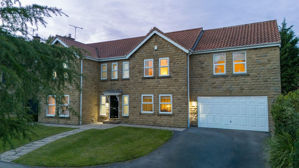 Property photo 1 of 18