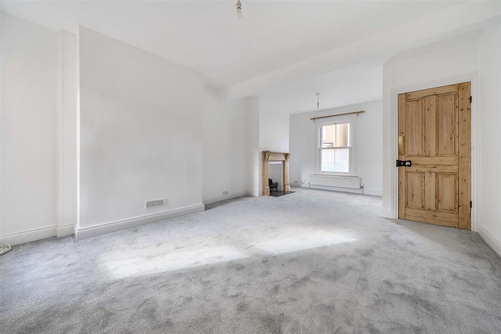 Property photo 2 of 12 1-69E7648E6Fc57-1449473 (6)-1.Jpg