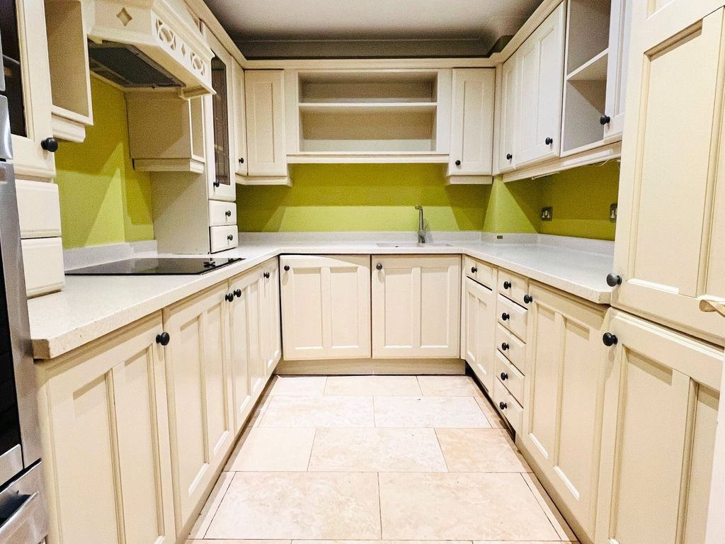 Property photo 2 of 15 Kitchen