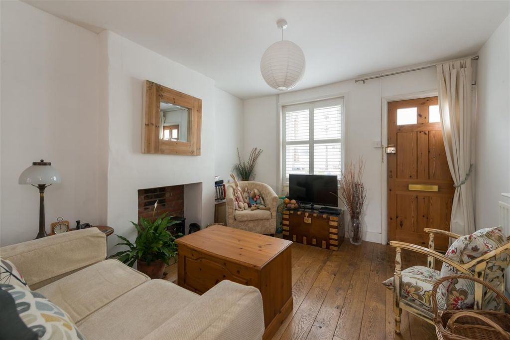 Property photo 3 of 12