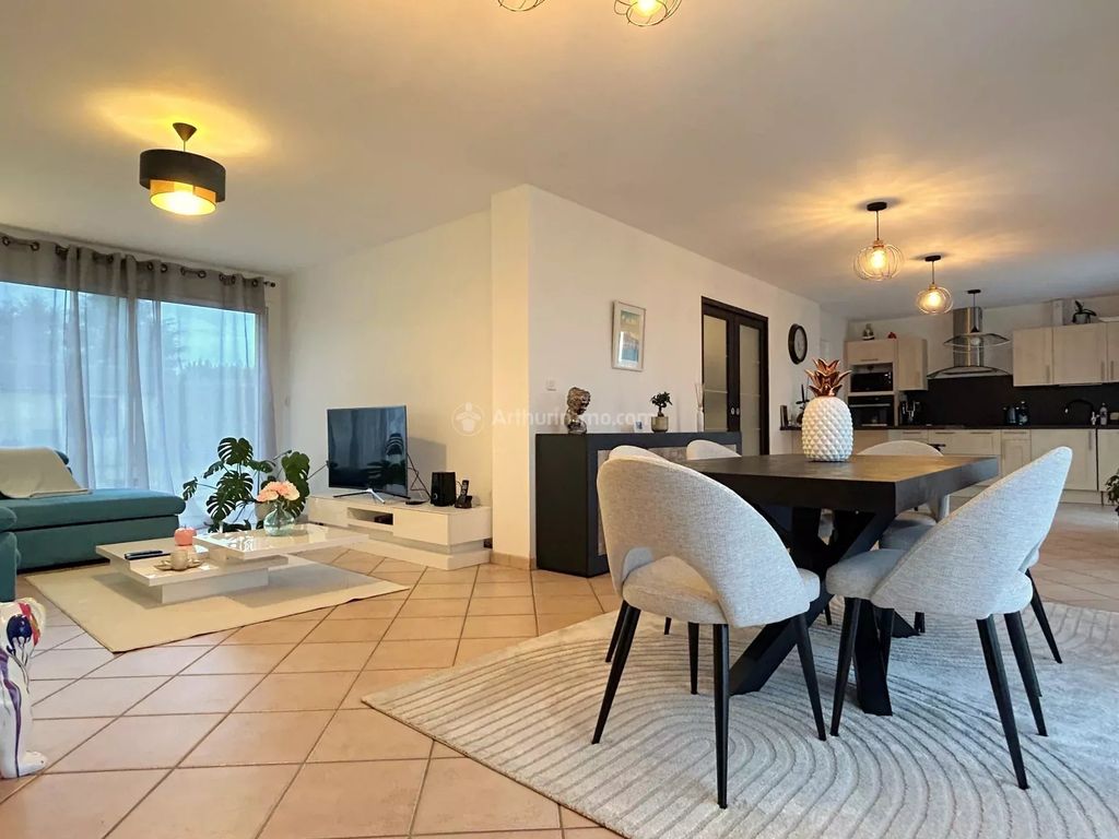 Property photo 1 of 20 Spacious House In Albi For Comfortable Living