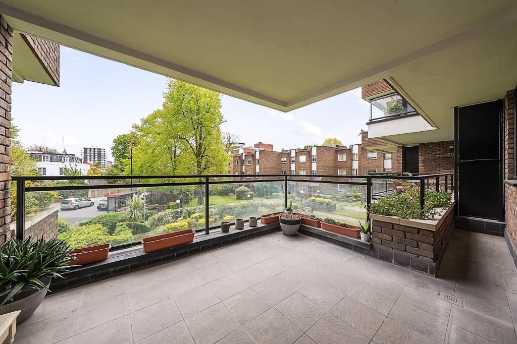 Property photo 2 of 10 Balcony