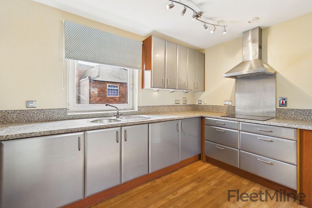 Property photo 3 of 26 Kitchen
