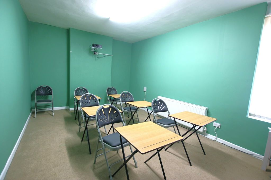 Property photo 3 of 12