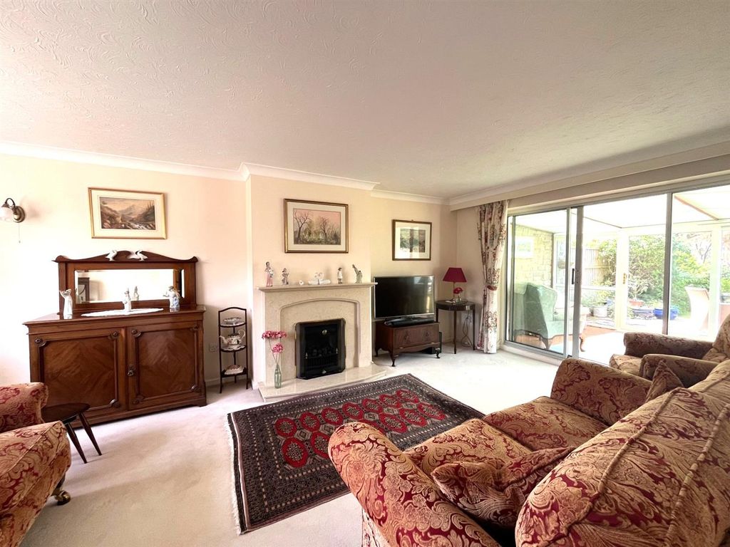 Property photo 3 of 21 4191 Ali Living.Jpg