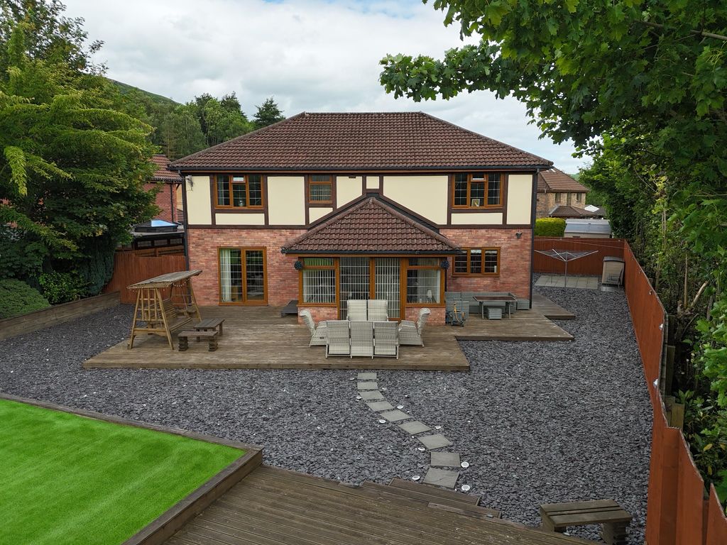 Property photo 1 of 33