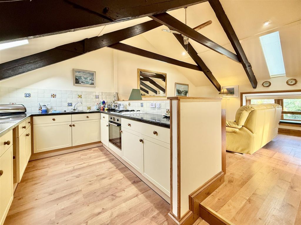 Property photo 3 of 15 Kitchen Area.Jpg