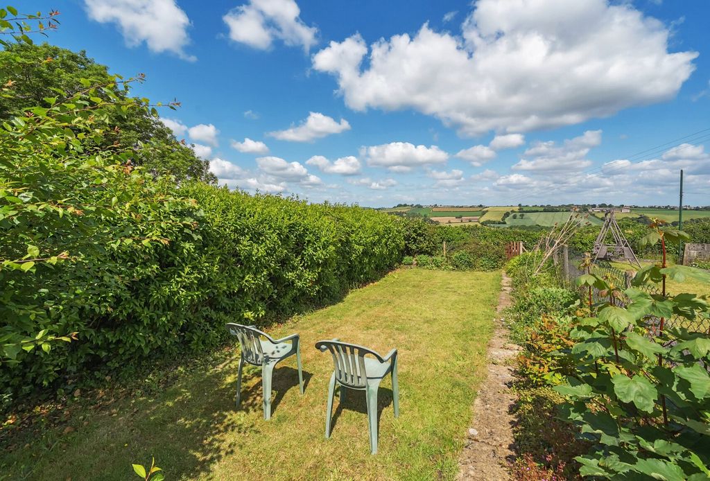 Property photo 2 of 27 1302794-20-683Da5...