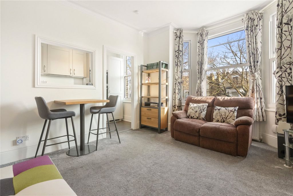 Property photo 3 of 16 Picture No. 15