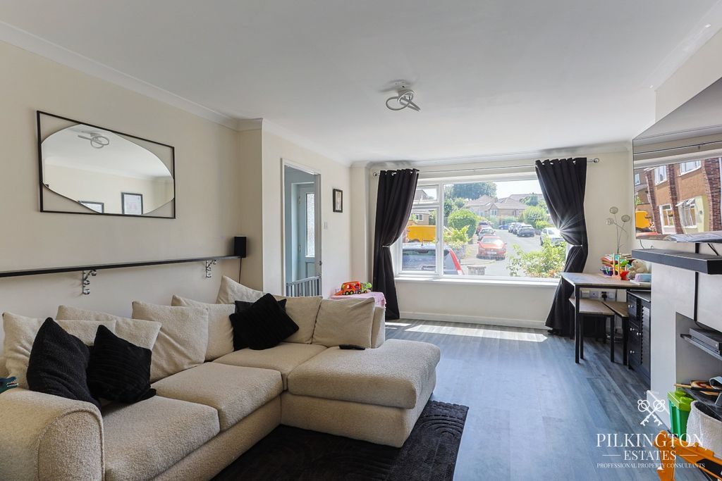 Property photo 2 of 13 5204763