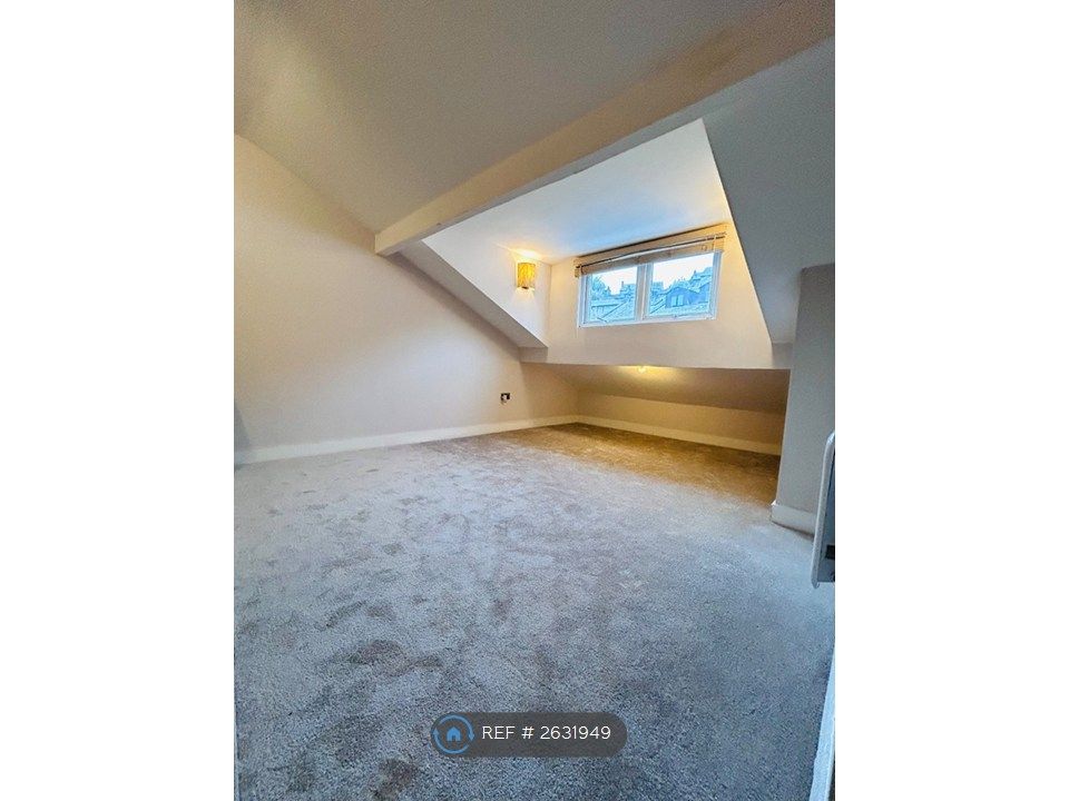 Property photo 1 of 8 Living Room