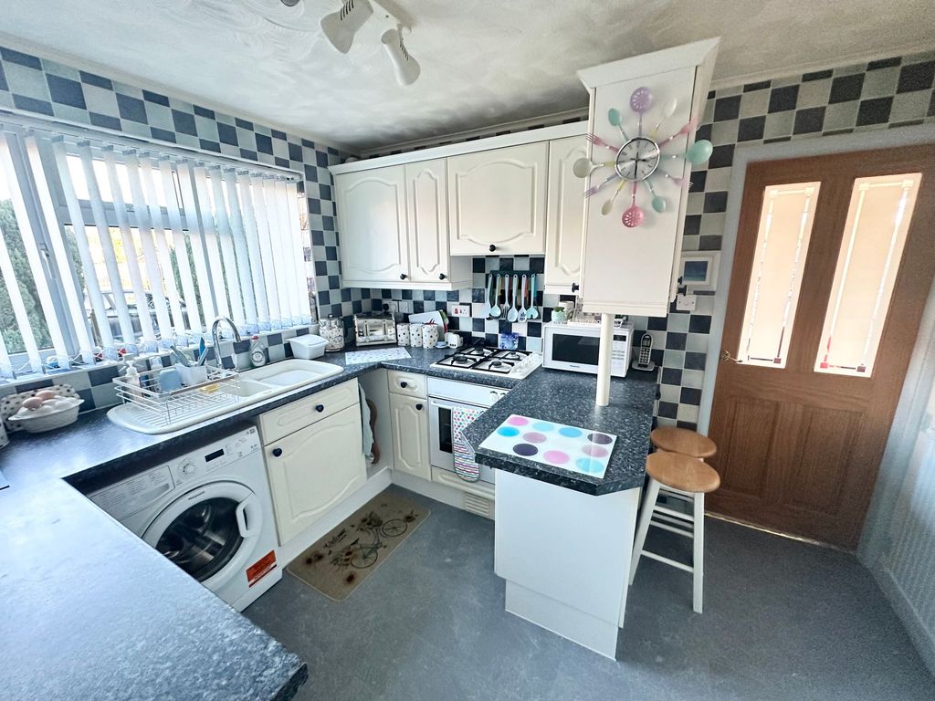 Property photo 3 of 16