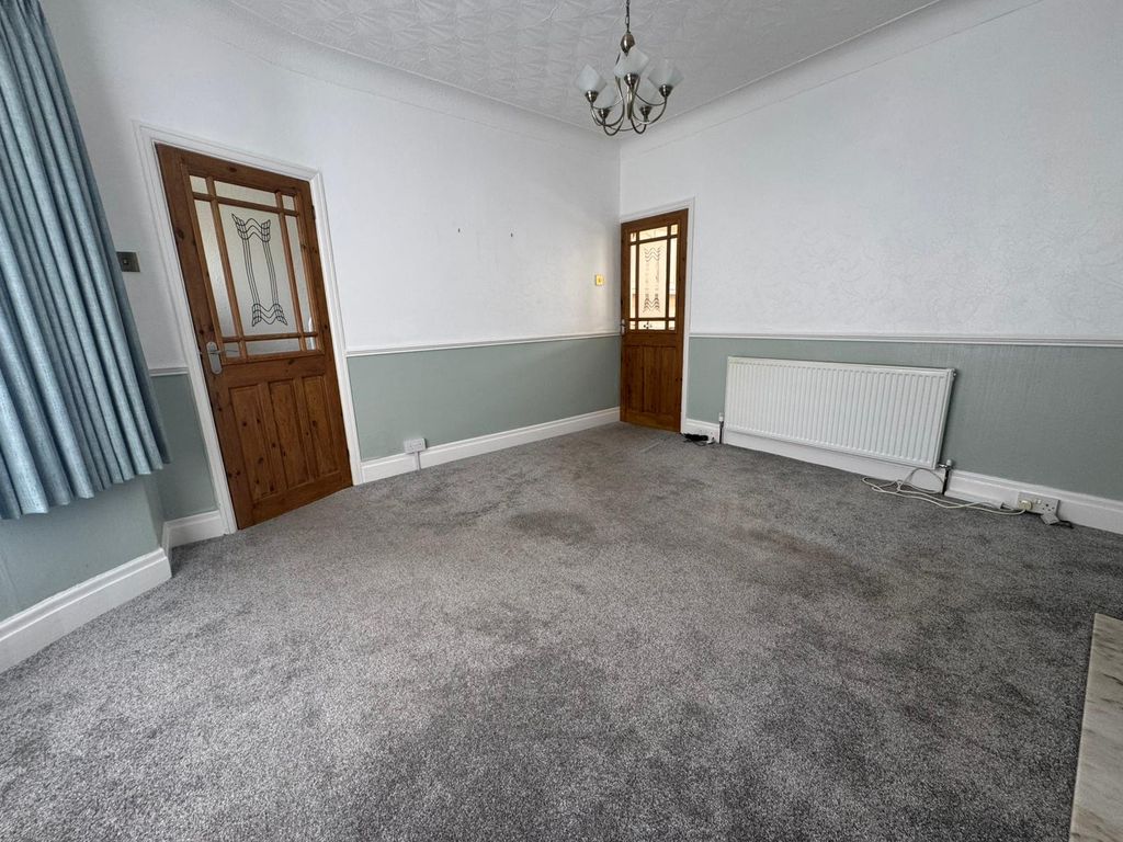 Property photo 3 of 10 Living Room