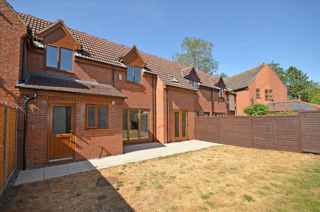 Property photo 2 of 9
