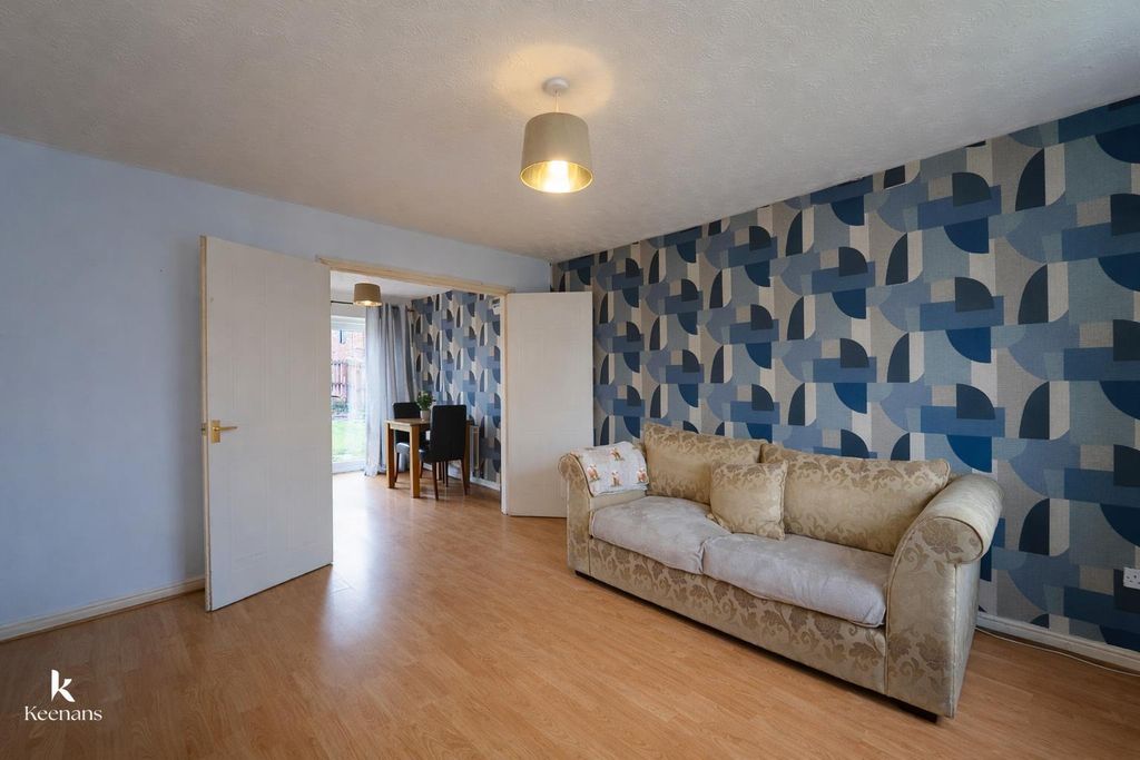 Property photo 3 of 17