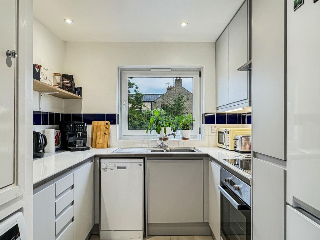 Property photo 3 of 10 Img (1).Jpg