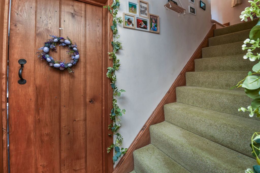 Property photo 2 of 36