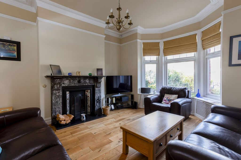 Property photo 3 of 24