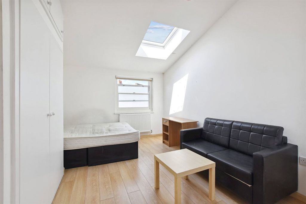 Property photo 2 of 12 Picture No. 04