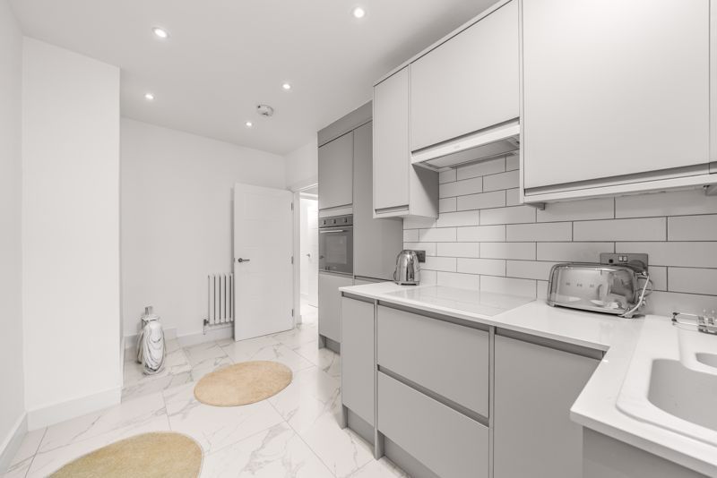 Property photo 3 of 12 Photo 8