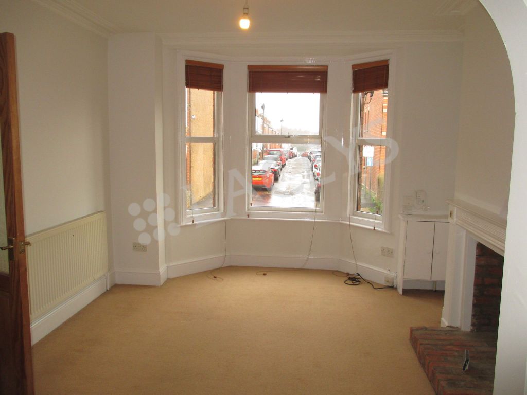 Property photo 3 of 10 Lounge