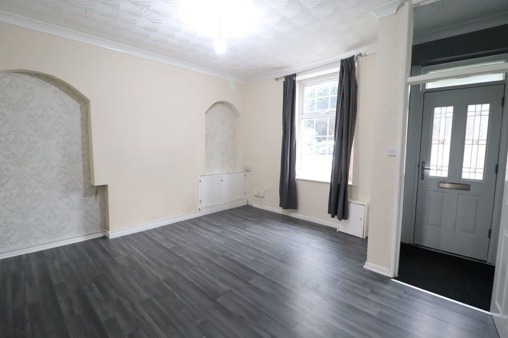 Property photo 3 of 15 Photograph 3