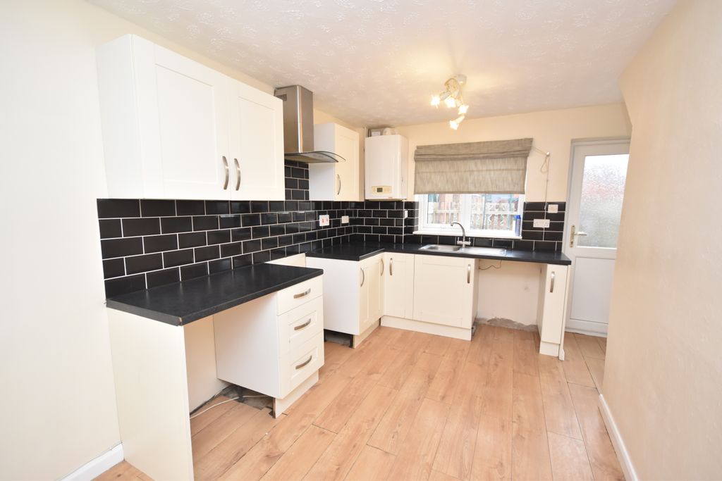 Property photo 2 of 13 Kitchen