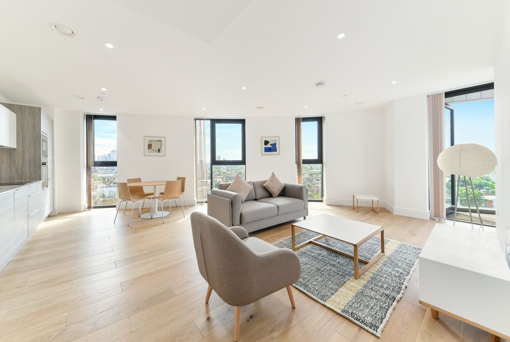 Property photo 3 of 10 Living Area - Fiftys