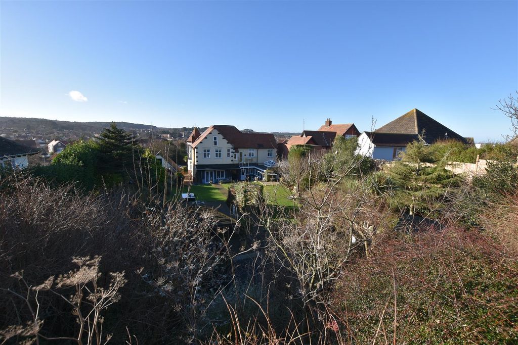 Property photo 1 of 38 Gdn 1.Jpg