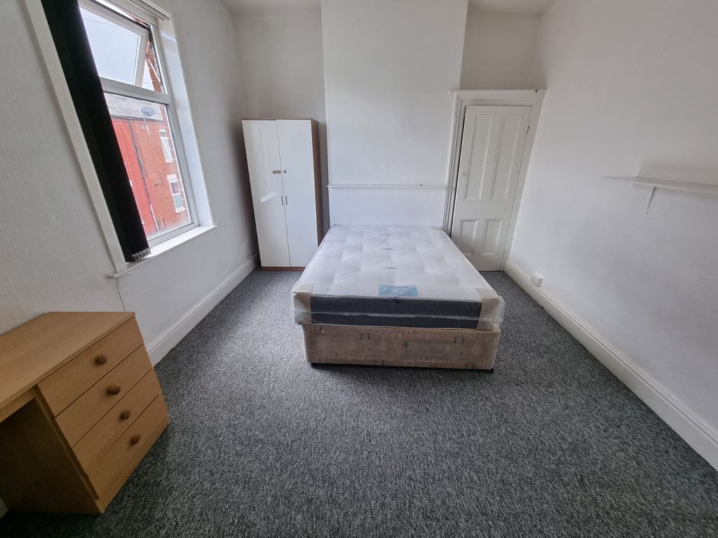 Property photo 3 of 12 Gallery