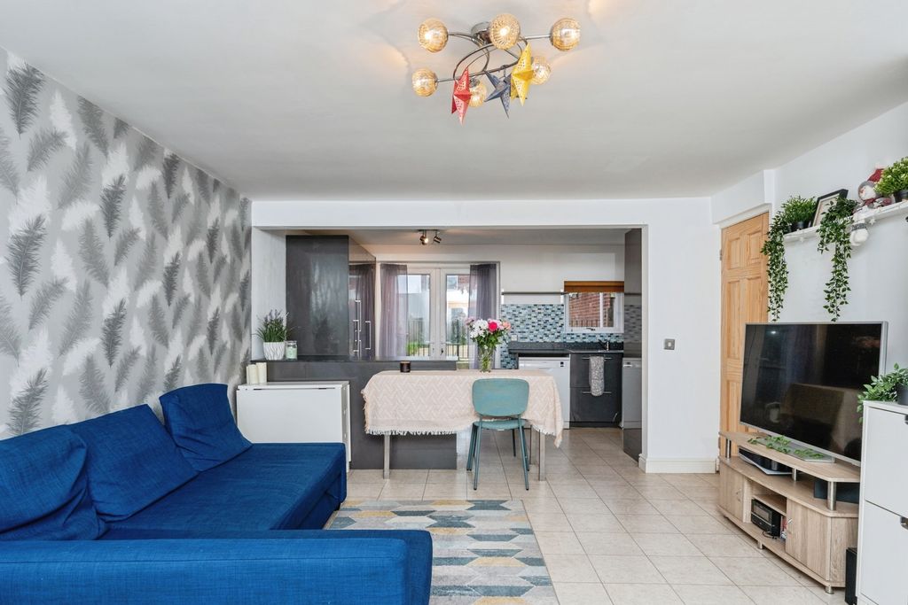 Property photo 2 of 17 Pbox-Img.Jpg