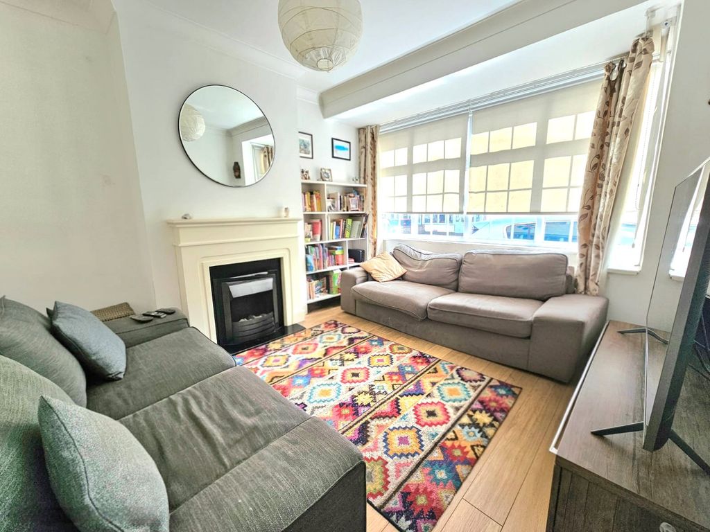 Property photo 2 of 11 Picture No. 08