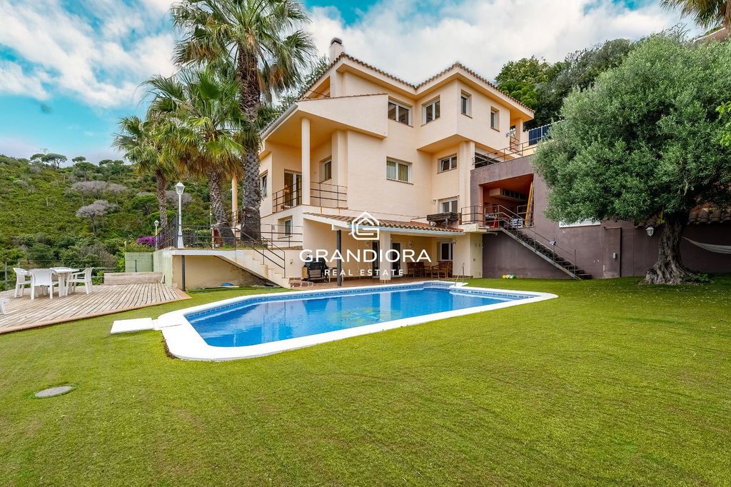 Property photo 1 of 50