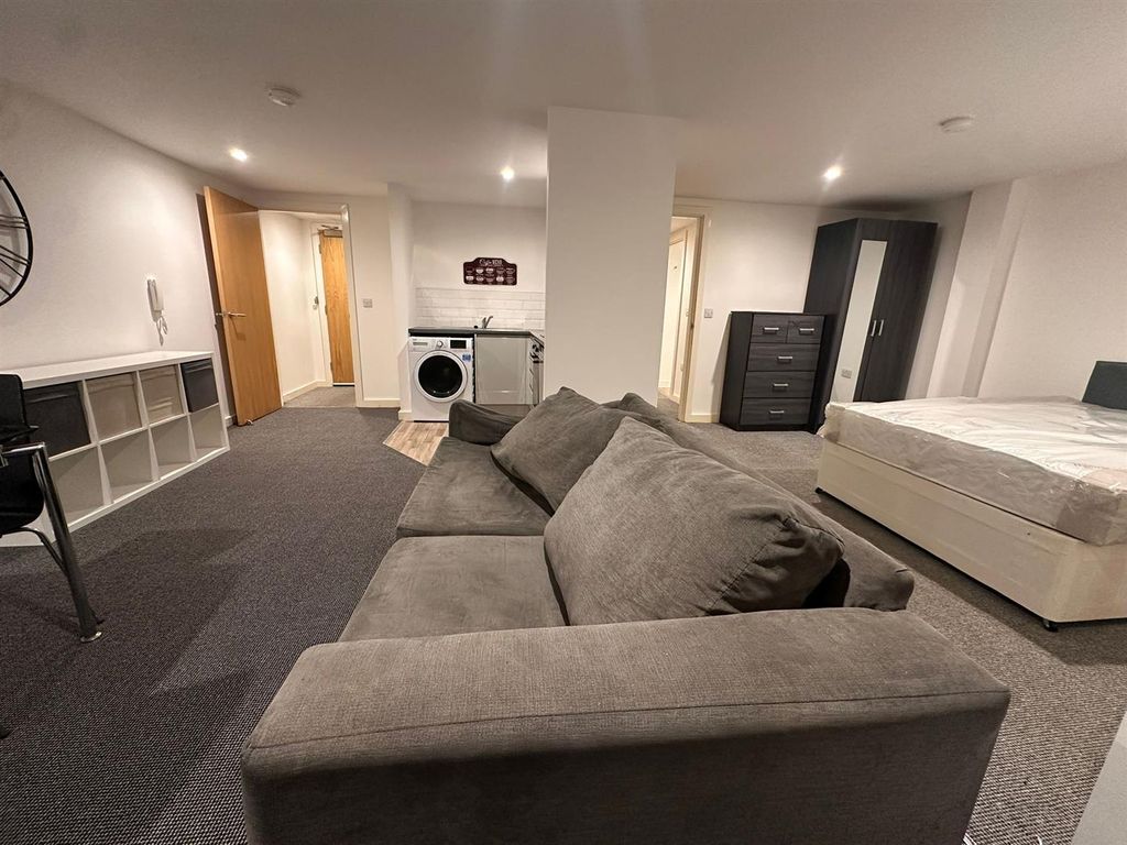 Property photo 3 of 7 21Bd68Bf-7Dbd-49Ff-963d-5c2c80Ed0d98.Jpg