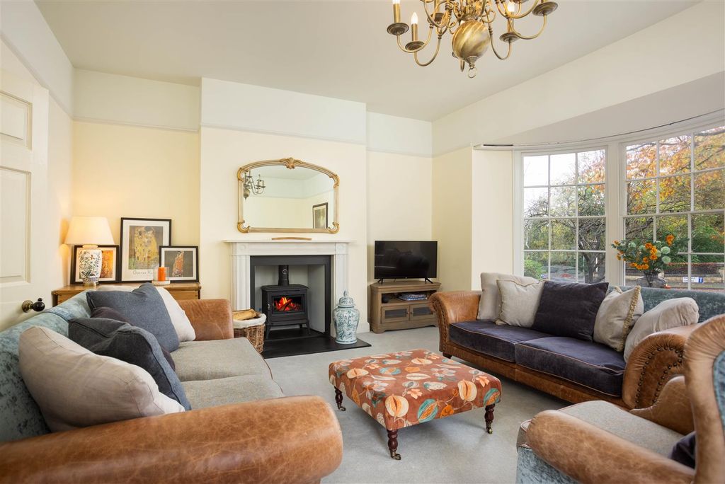 Property photo 3 of 25 00005.Jpg